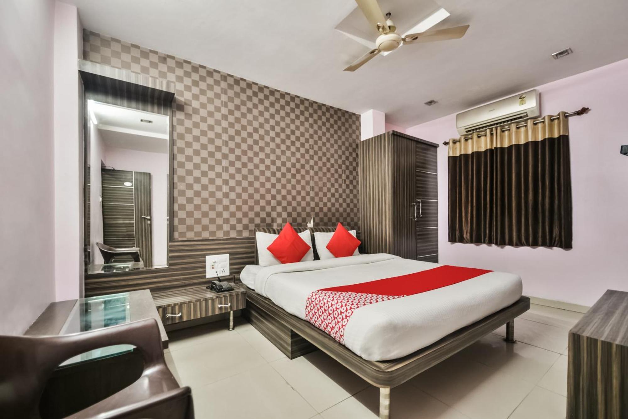 Oyo Hotel Ajanta Hamirgarh Luaran gambar
